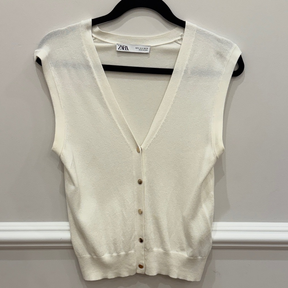 Zara Ivory V-Neck Sleeveless Button Cardigan